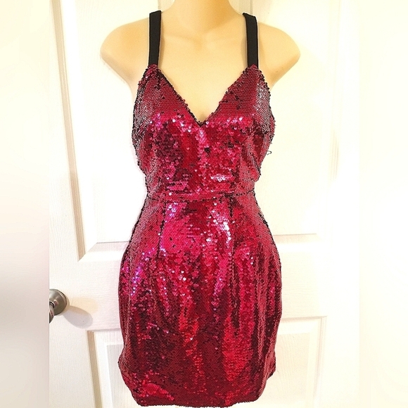 About Us Dress - Picture 1 of 2